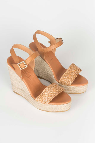 SANDALIA CUÑA CAMEL