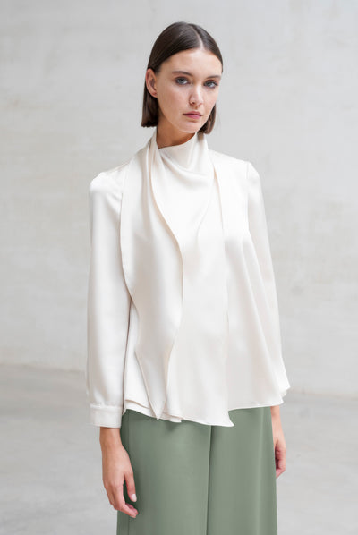 Blusas, camisas y tops