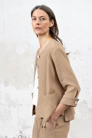 CHAQUETA RÚTICA BEIGE