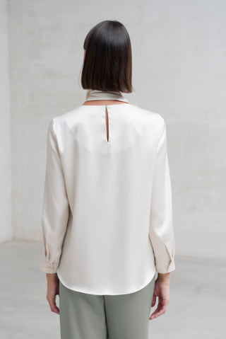 TOP DETALLE CUELLO CREMA