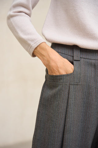 Pantalón Baru gris raya diplomática