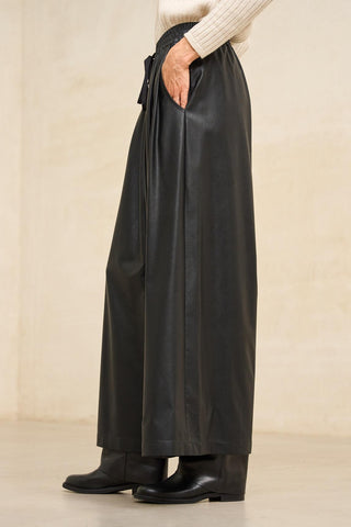 Pantalón Jauri negro piel vegana