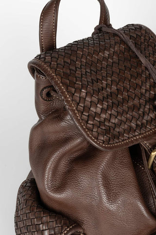 Mochila Vael marrón de piel trenzada